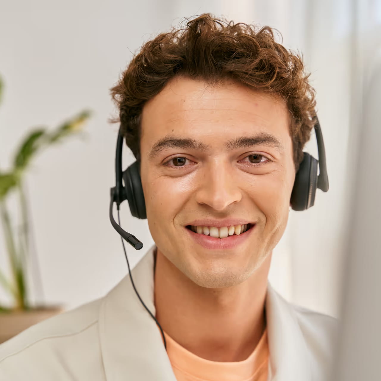 male-receptionist-smiling-2